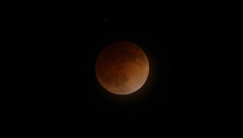 Maior superlua do ano ocorre nesta terça-feira