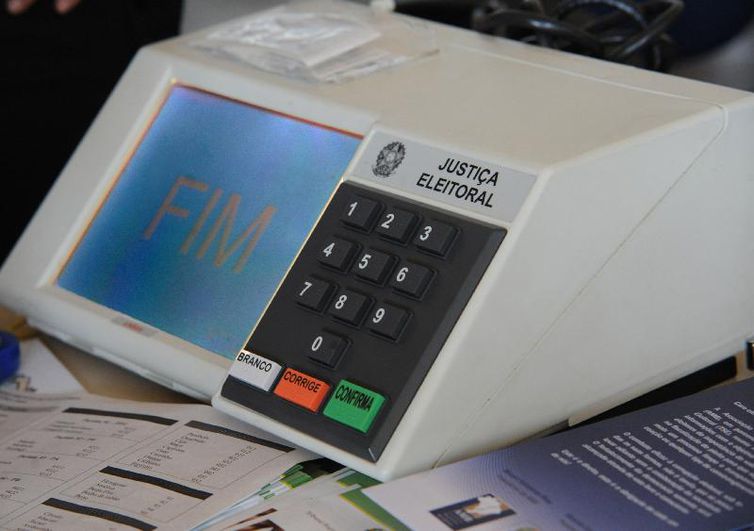 Sub-representação feminina nos municípios caiu mais da metade após cota de gênero