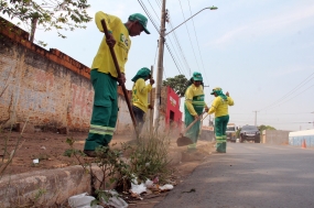 Bairro da região Sul recebe serviços do Mutirão da Limpeza