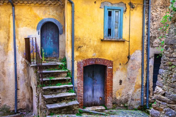 Casas italianas por até € 2 fazem sucesso entre compradores na Europa