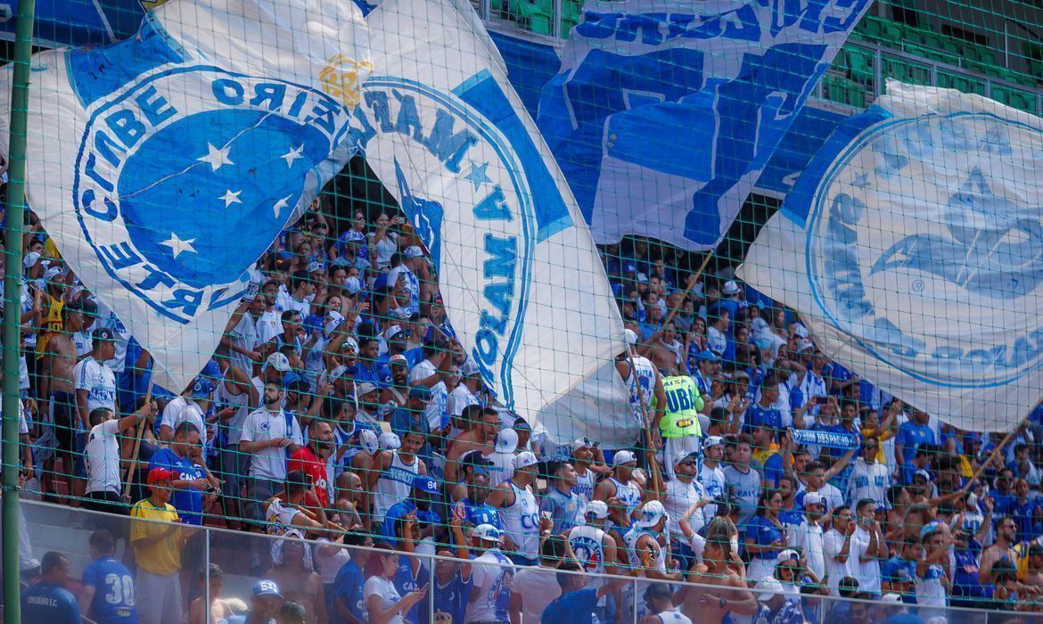 Perda de pontos e eleições agitam Cruzeiro