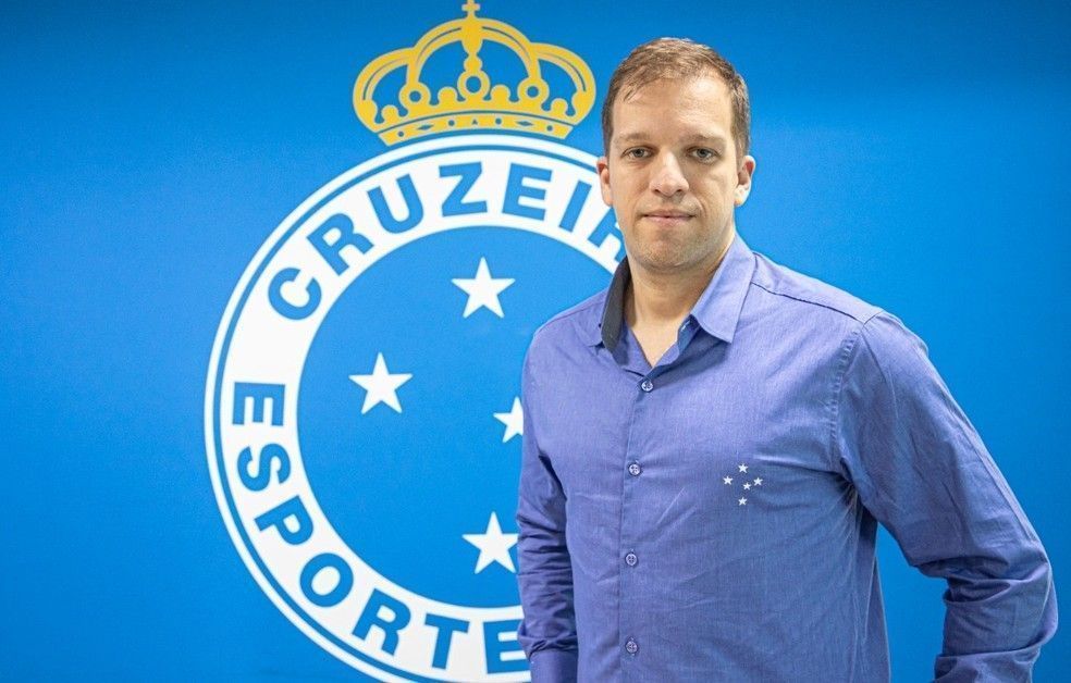 Diretor de finanças atualiza retrato da dívida do Cruzeiro e define momento: “Vendendo almoço para comprar janta”