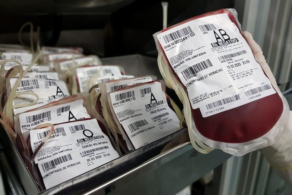 Após decisão do STF, Anvisa revoga restrição à doação de sangue por homens gays