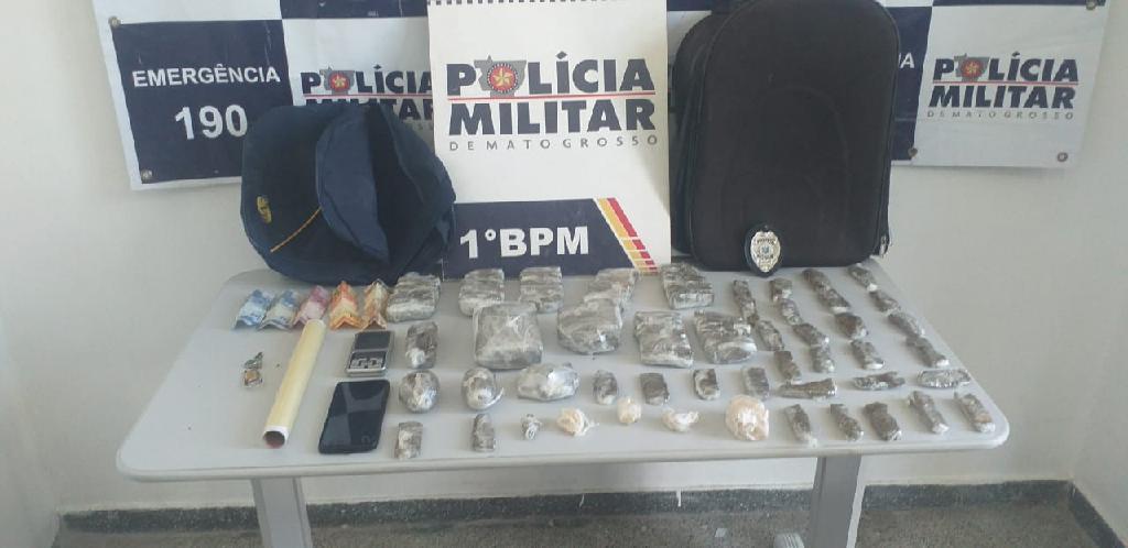 PM prende suspeito com ‘boca de fumo’ móvel e quarto alugado para depósito de drogas
