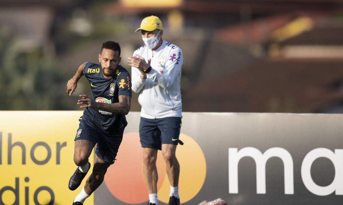 Seleção brasileira pode ter novidades no meio-campo