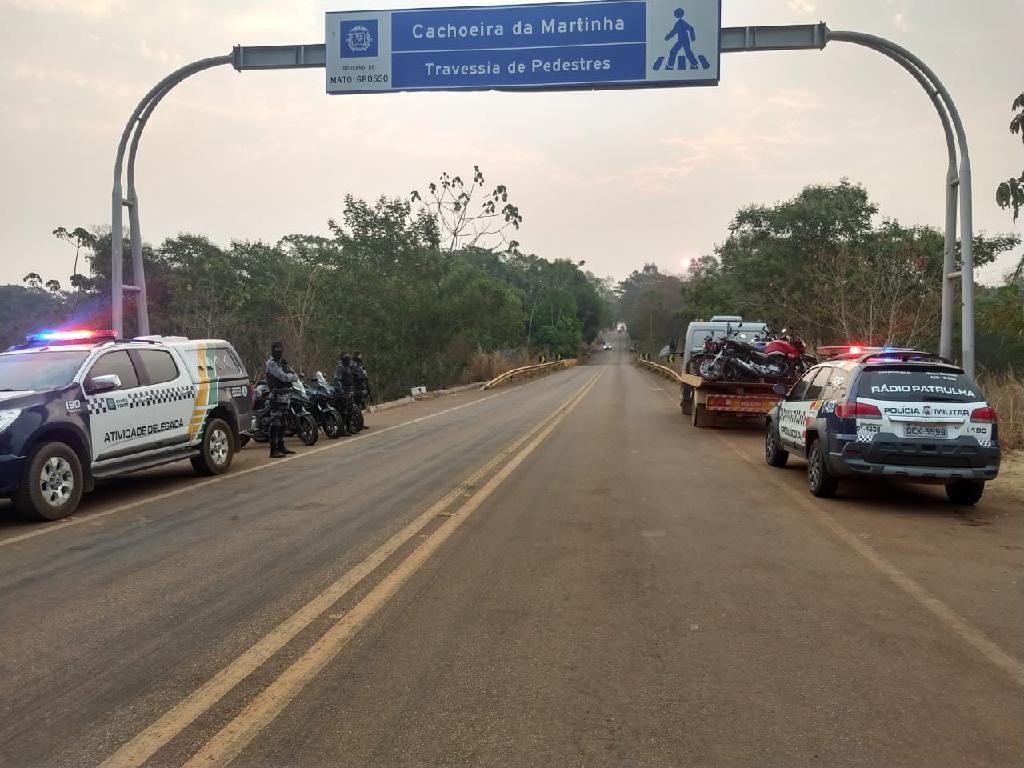 Policiais detém motociclista alcoolizado que resiste a abordagem
