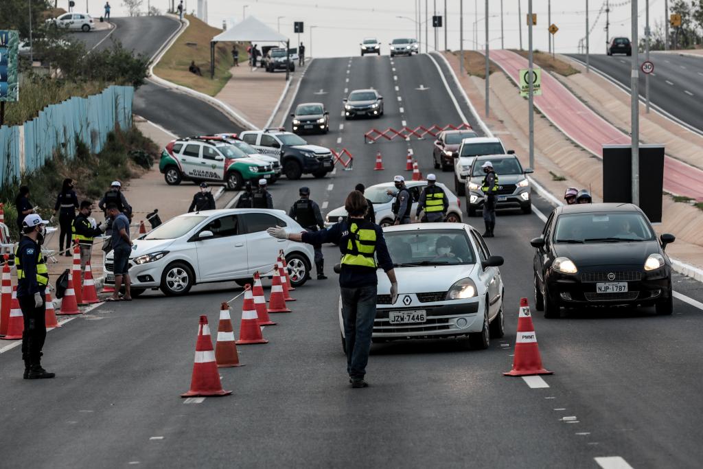 Vinte motoristas são autuados durante operação Lei Seca em Cuiabá