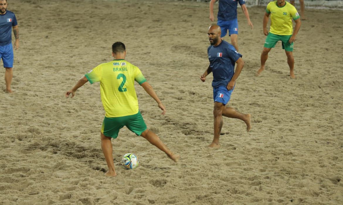 Futebol de Areia Raiz: Brasil x França disputam final do Mundial