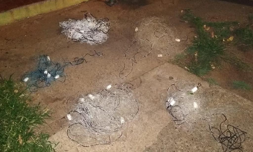 Cinco redes de pesca predatória são encontradas na margem do Rio Cuiabá