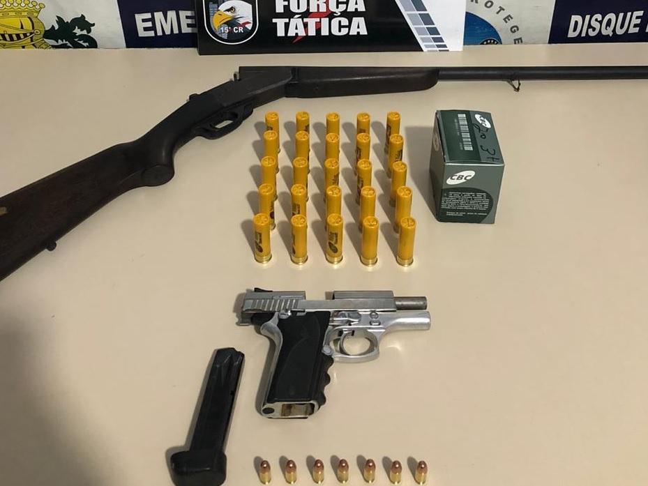 Homem é encaminhado à delegacia por porte ilegal de arma de fogo