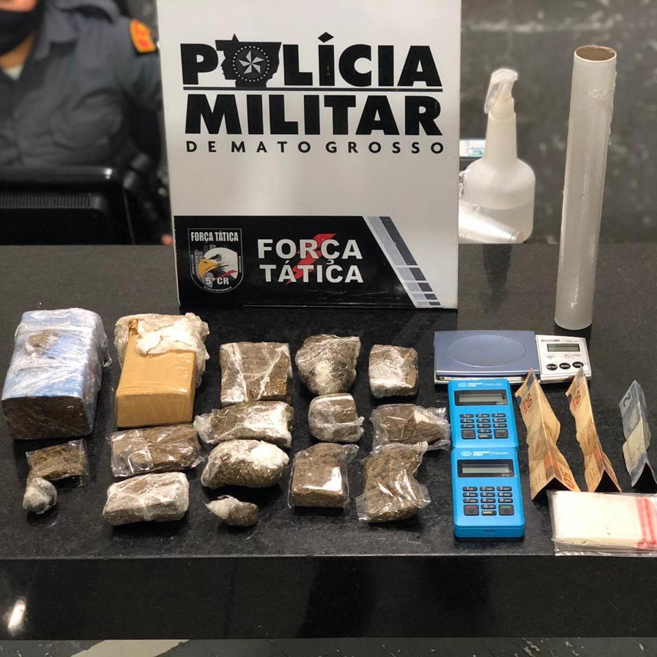 PM apreende droga com irmãos e encontram crianças na boca de fumo em Barra do Garças