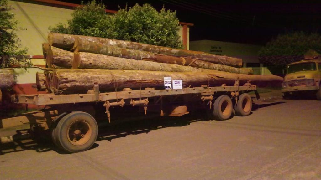 PM intercepta motoristas com 39 toras de madeiras sem documentação e habilitação2020 12 20 12:05:29