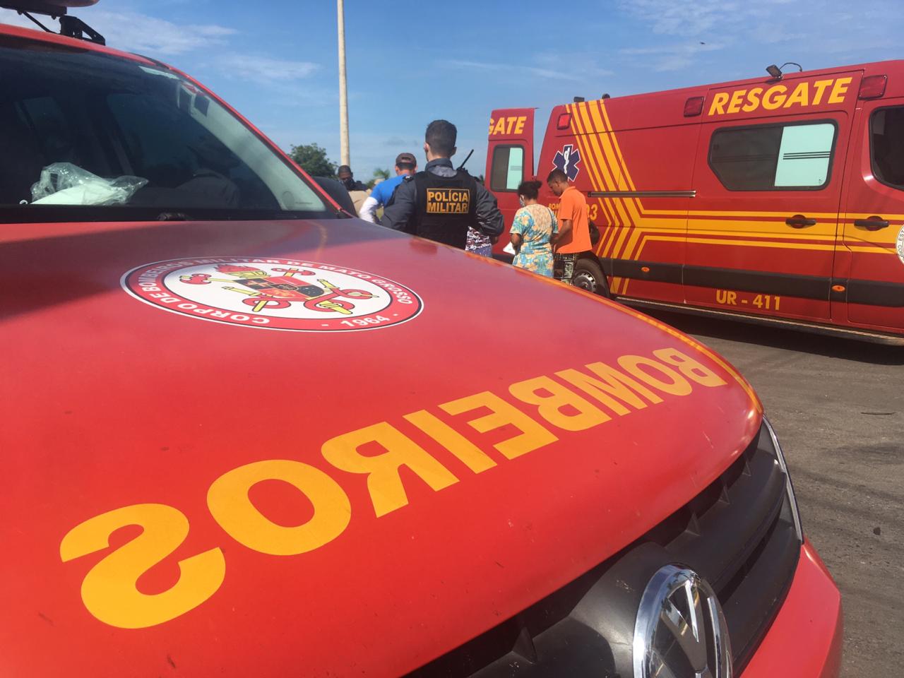 Acidente envolvendo motoneta e carro é registrado na rotatória da prefeitura em Lucas do Rio Verde