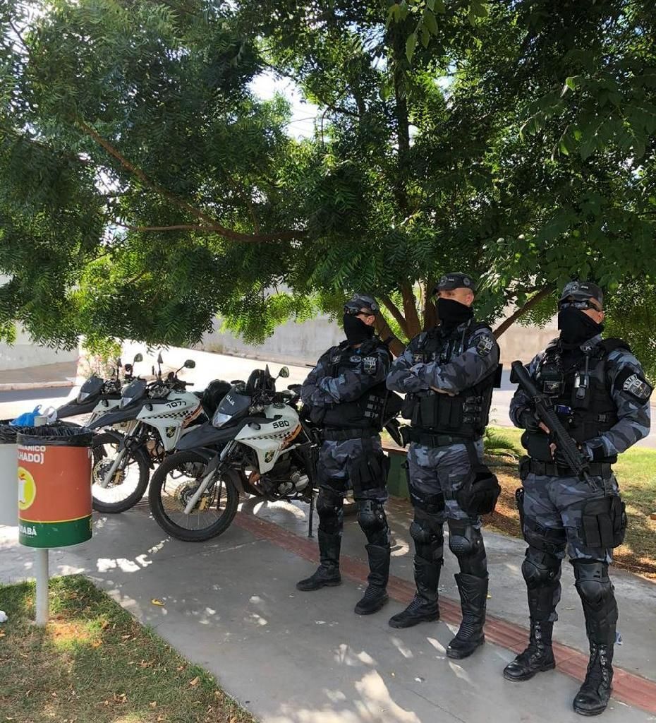 Cia Raio de moto patrulhamento prende foragido que invadiu igreja durante culto 2021 01 03 10:22:11