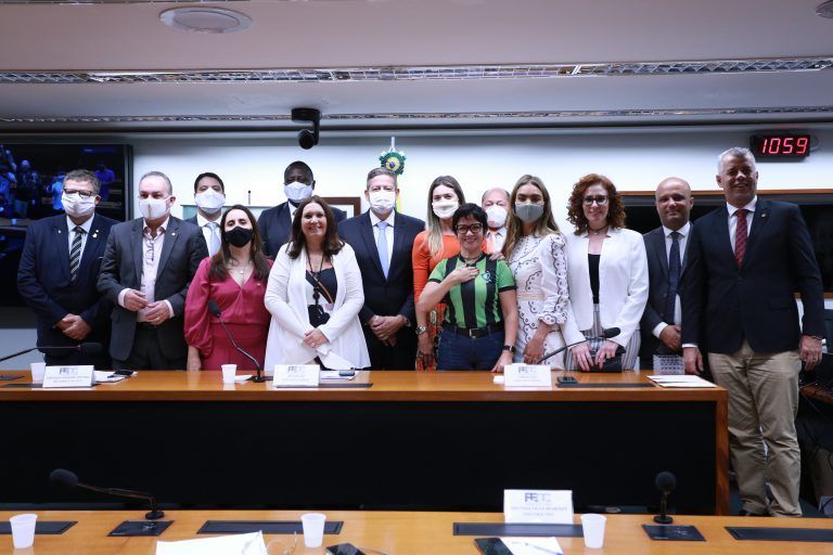 Frente Contra a Corrupção promove novos debates com candidatos à presidência da Câmara; acompanhe