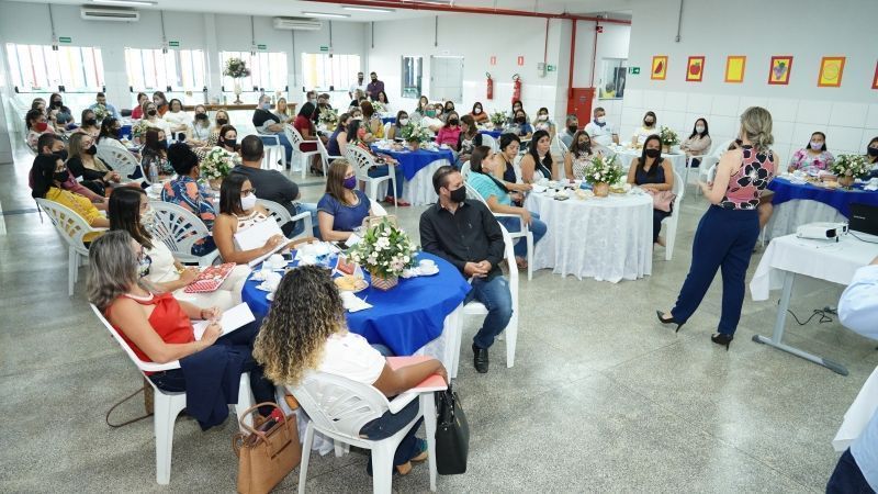 Secretaria de Educação e gestores de escolas discutem início do ano letivo em Lucas do Rio Verde