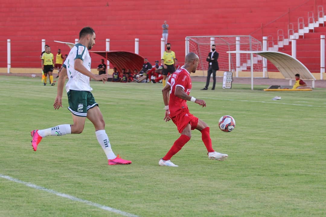 Com um a menos, Luverdense arranca empate na estreia do Estadual