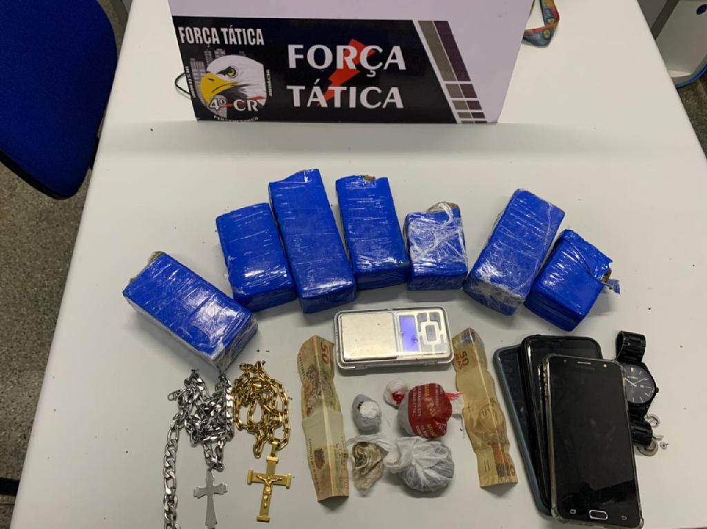 Força Tática intercepta suspeitos e encontra droga em bairro de Rondonópolis