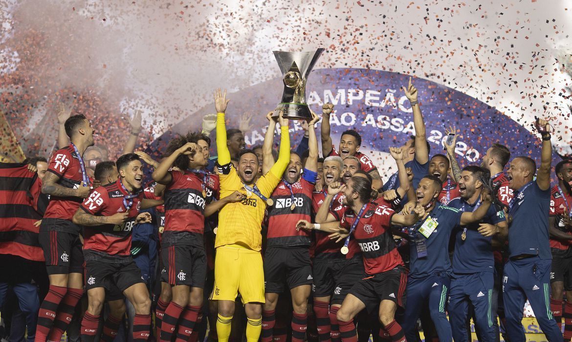 Campeonato Brasileiro: mesmo derrotado pelo São Paulo, Flamengo é campeão