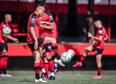 Atlético Goianiense fecha preparação para enfrentar o Bragantino