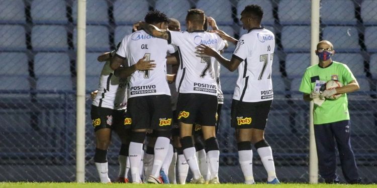 Em jogo movimentado, Corinthians supera o São Caetano e vence a segunda seguida