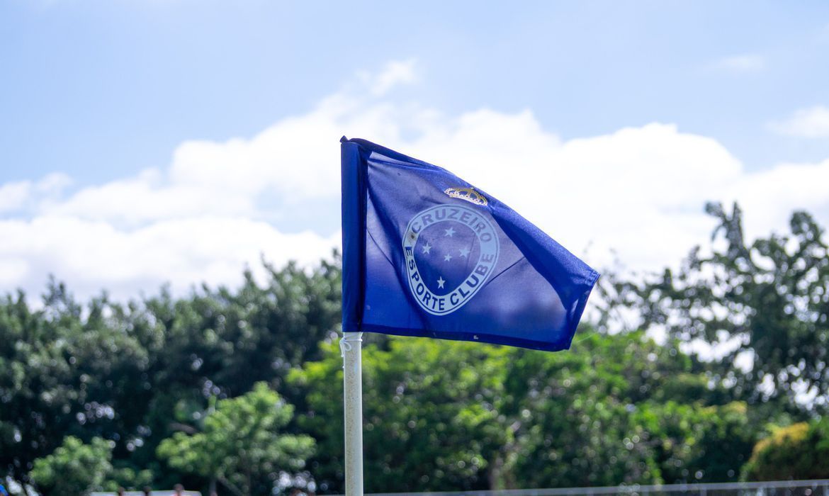 Cruzeiro empata com São Raimundo e avança na Copa do Brasil