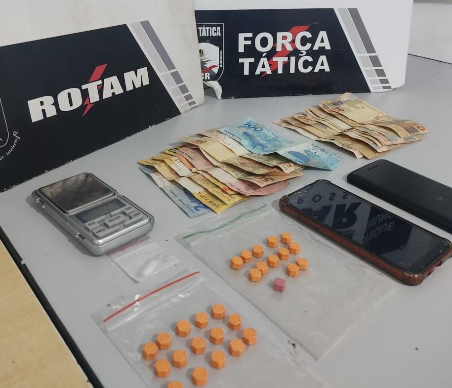 Força Tática detém trio no momento que negociava comprimidos de esctasy