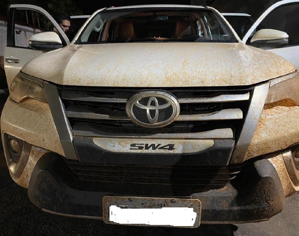 Polícia de MT prende homem com Hilux roubada sendo levada à Bolívia