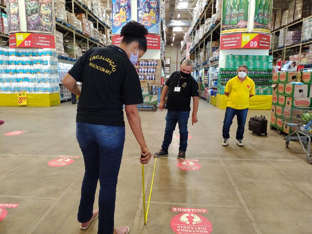 Procon Mato Grosso fiscaliza supermercados em cumprimento a Decreto Estadual