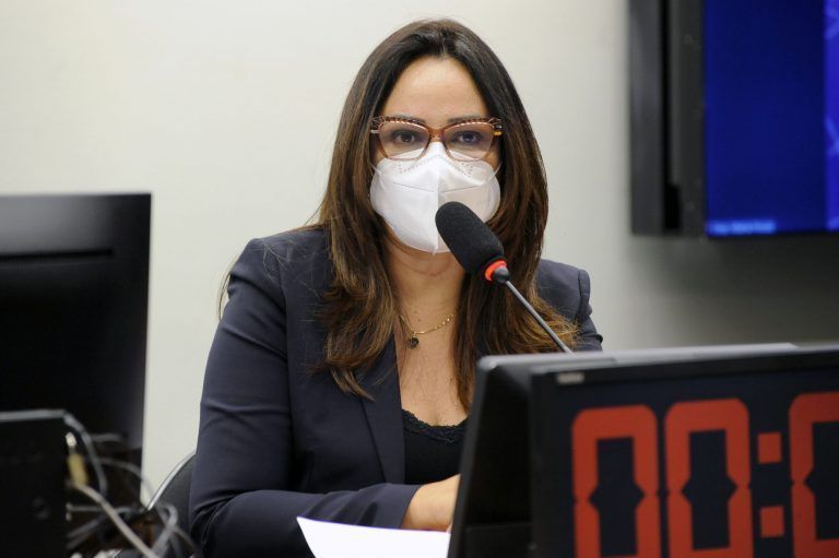 Projeto isenta profissionais de serviços essenciais do pagamento de IR durante calamidade pública