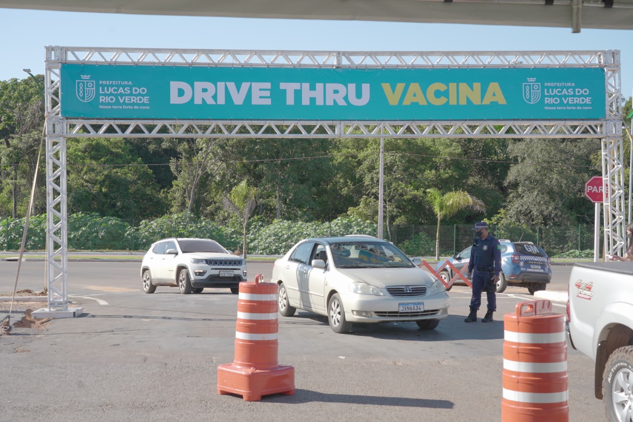 Lucas do Rio Verde: Idosos aproveitam feriado para vacinar contra a covid-19