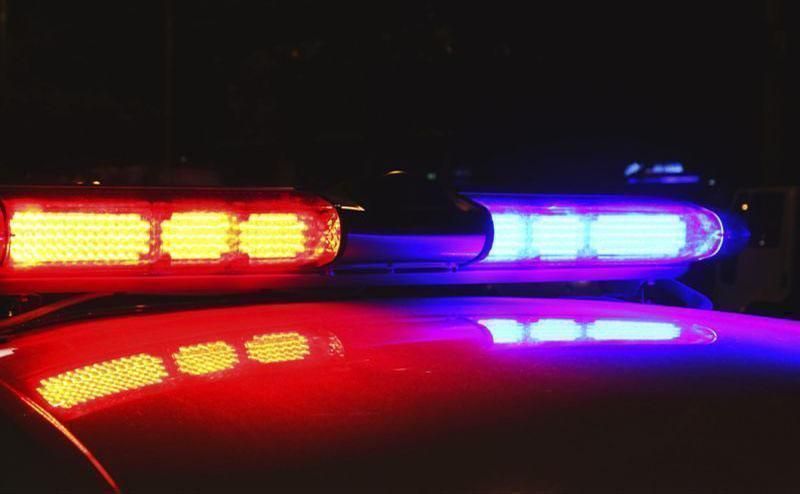 Homem é preso dirigindo embriagado e fazendo ziguezague com carro em avenida movimentada