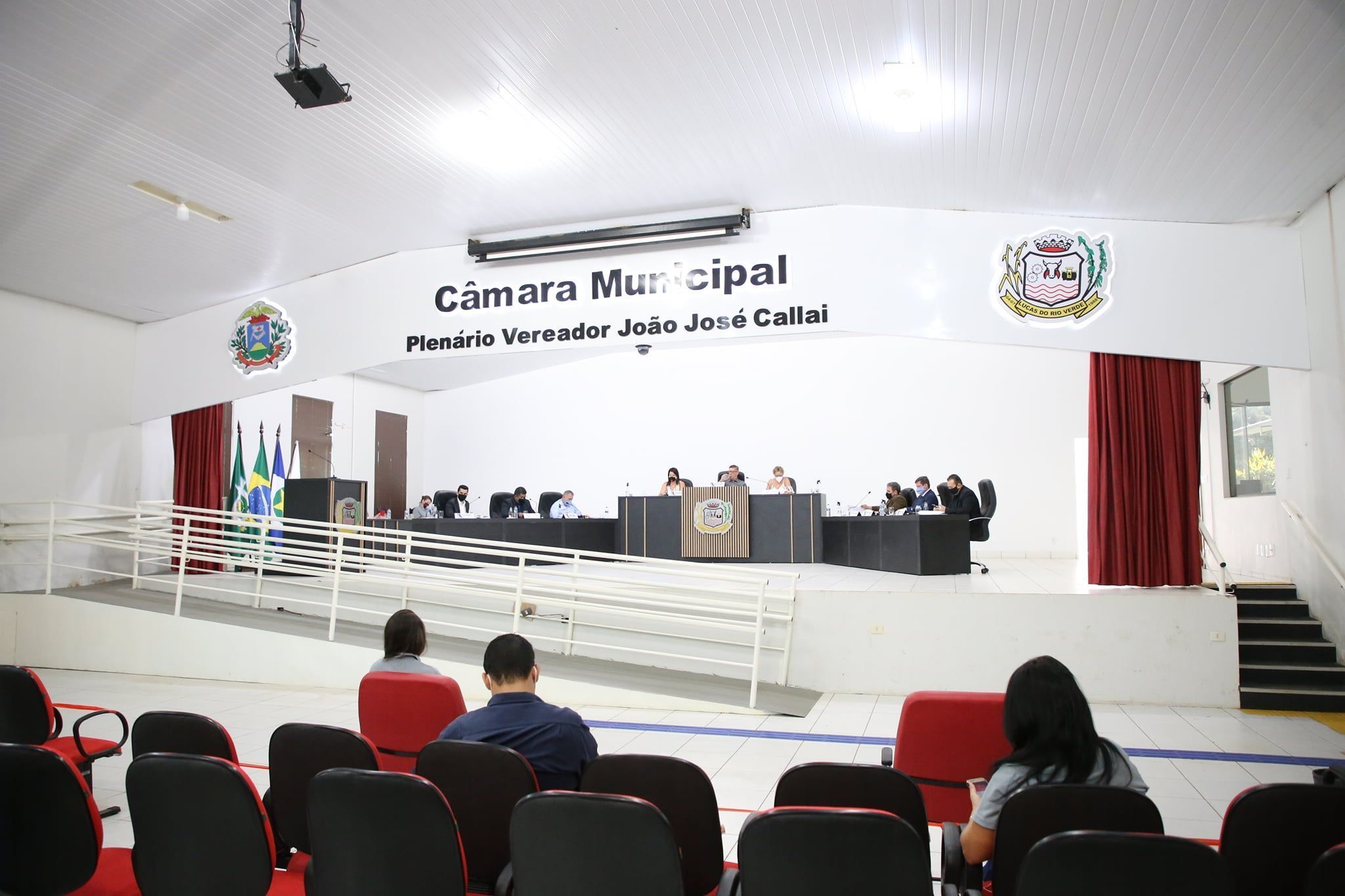 Lucas: Vereadores aprovam projeto que regulamenta uso do Brasão do município