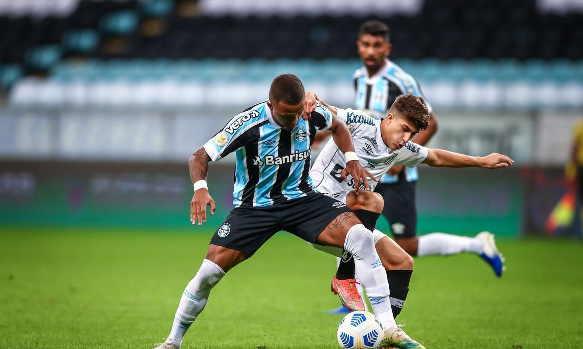 brasileiro gremio e santos empatam em 2 a 2 em porto alegre