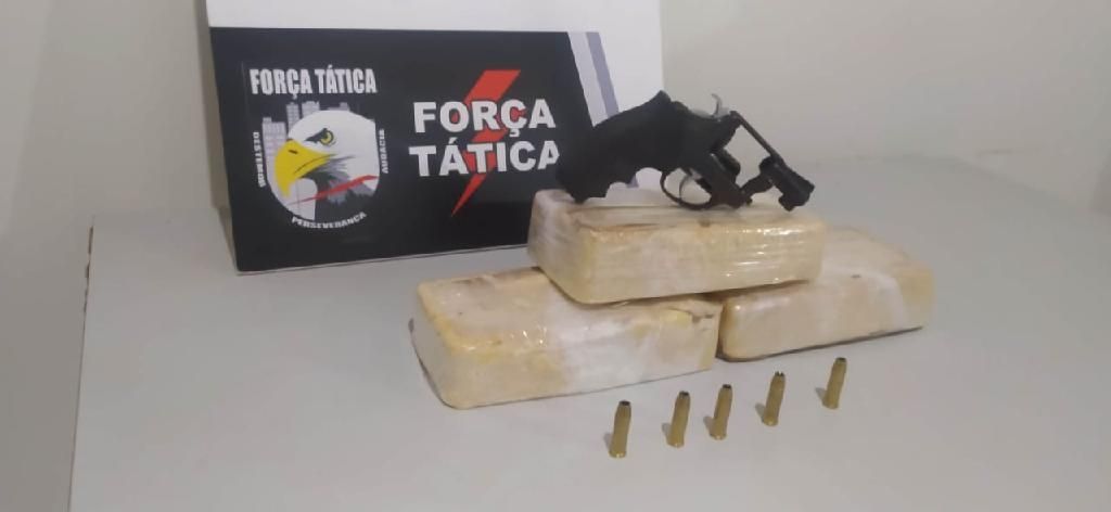 PM encontra cocaína enterrada e revólver dentro de geladeira em Tangará da Serra