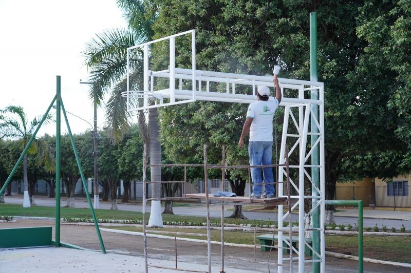 Prefeitura de Lucas do Rio Verde inicia reforma de quadra esportiva do bairro Pioneiro