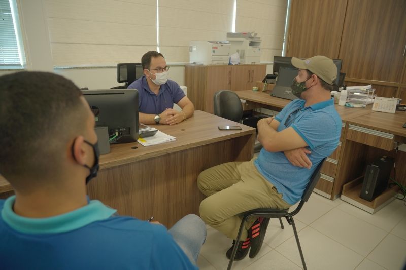 Secretaria de Esporte e Lazer recebe visitante para conhecer estrutura esportiva de Lucas do Rio Verde