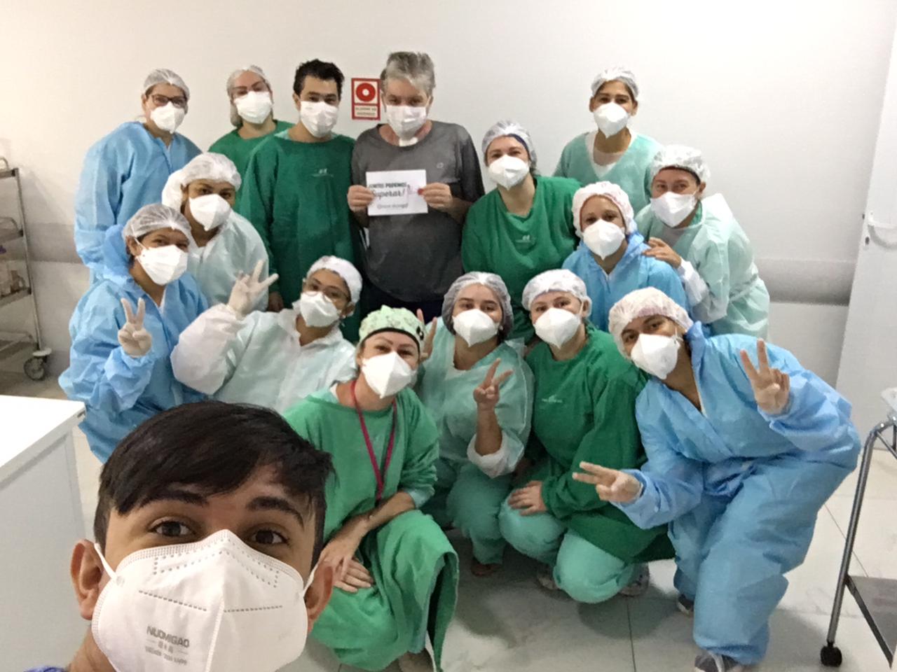 Depois de 45 dias internado por causa da Covid-19, radialista Altair Anderli recebe alta médica