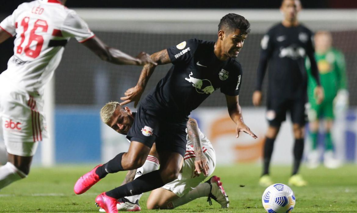 São Paulo perdeu por 2 a 1 para o Bragantino no Campeonato Brasileiro