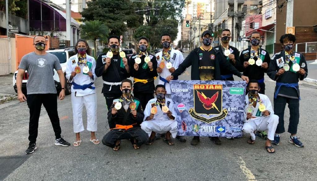 Em um mês, atletas do projeto social da PM ‘Jiu-Jitsu Rotam’ conquistam 29 medalhas em São Paulo