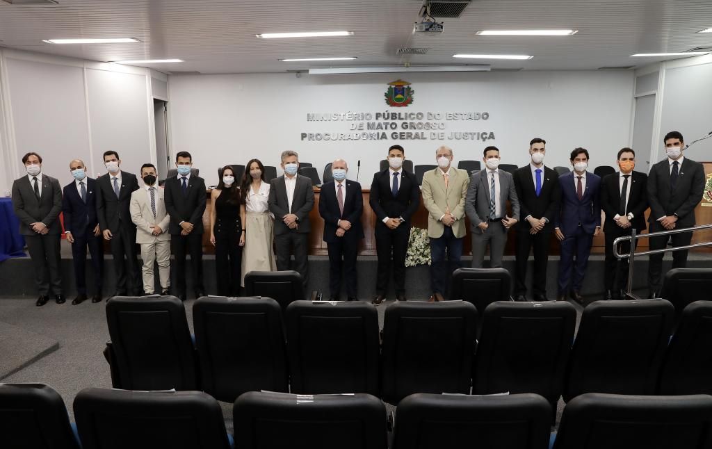 governador empossa onze novos procuradores do estado