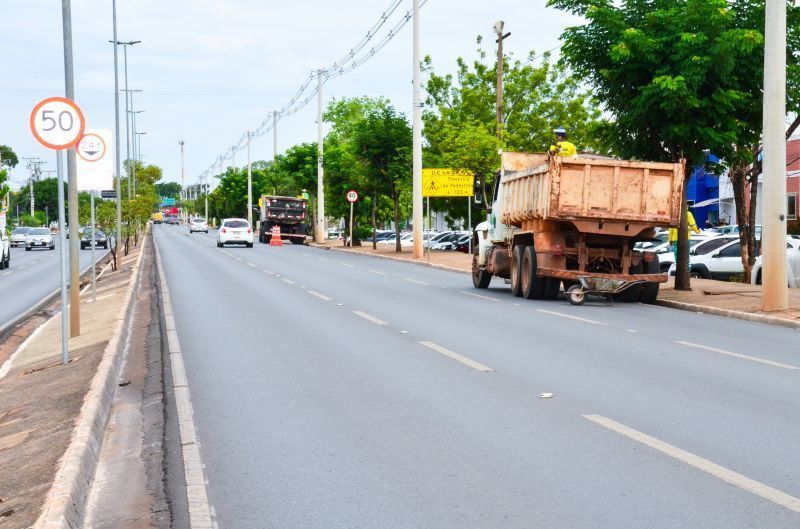 avenida miguel sutil recebe acoes de limpeza e manutencao na iluminacao publica