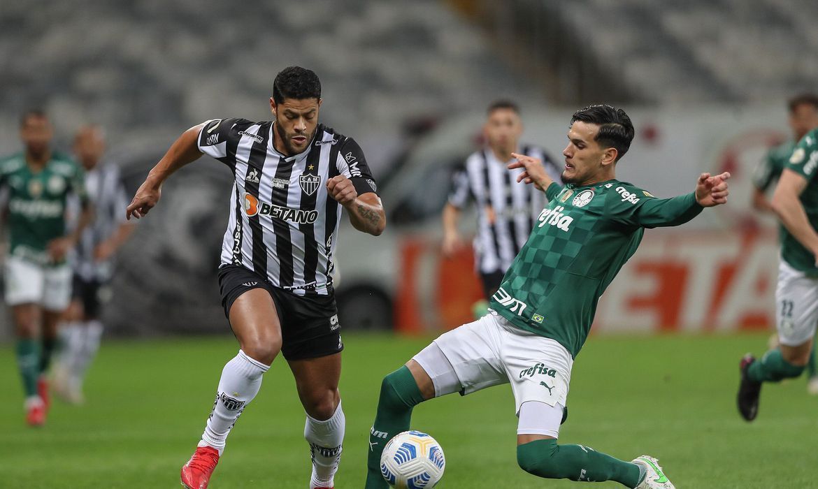 No duelo dos líderes, Atlético Mineiro vence o Palmeiras no Mineirão