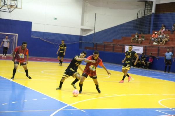 Aberto de Futsal terá 48 equipes e começará no dia 06; confira os grupos