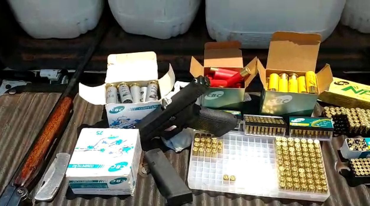 Quatro pessoas são presas com armas e defensivos agrícolas irregulares em Lucas do Rio Verde