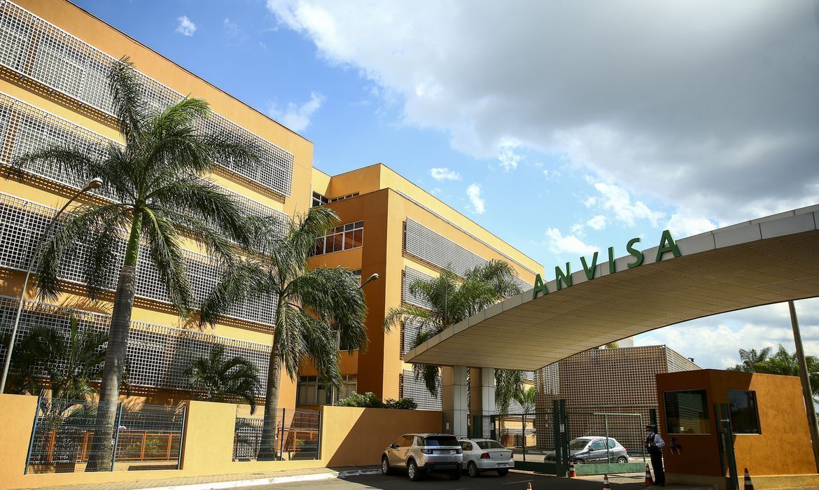 Anvisa atualiza informações sobre análise de vacinas contra covid-19