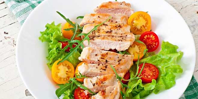 Salada com Frango e Ovo; Vida saudável com nossas Receitas Fitness
