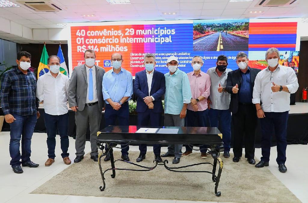 Governo firma convênios para investir R$ 114 milhões em 29 municípios do Estado