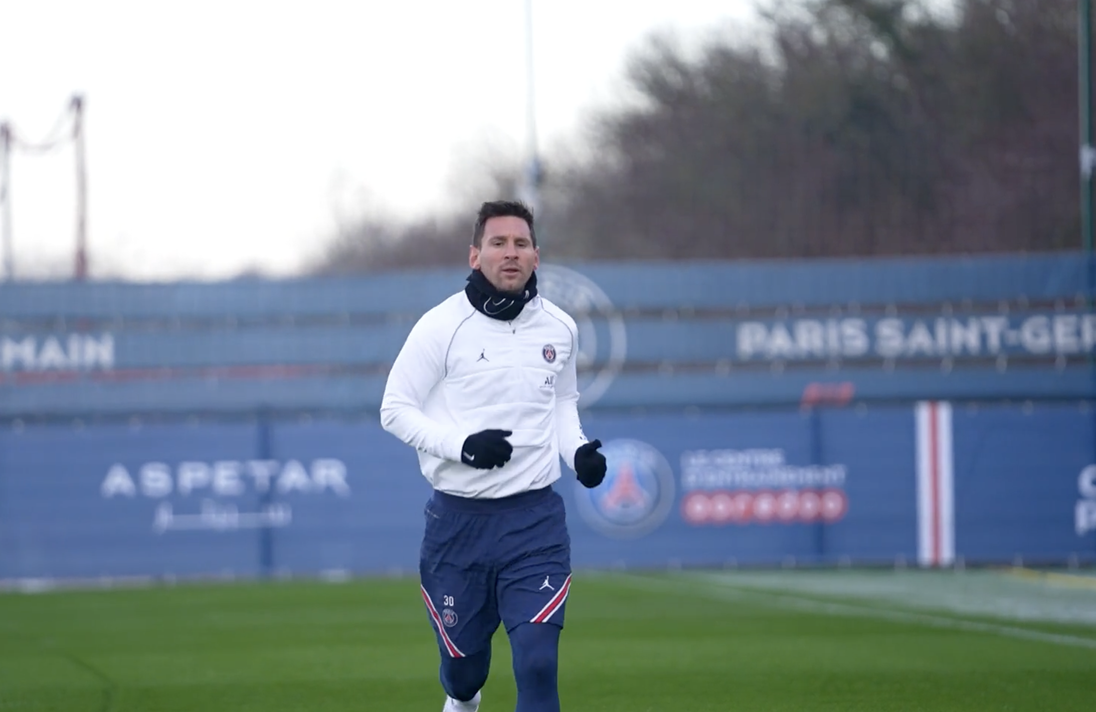Messi é desfalque no PSG neste domingo; se recupera da covid-19