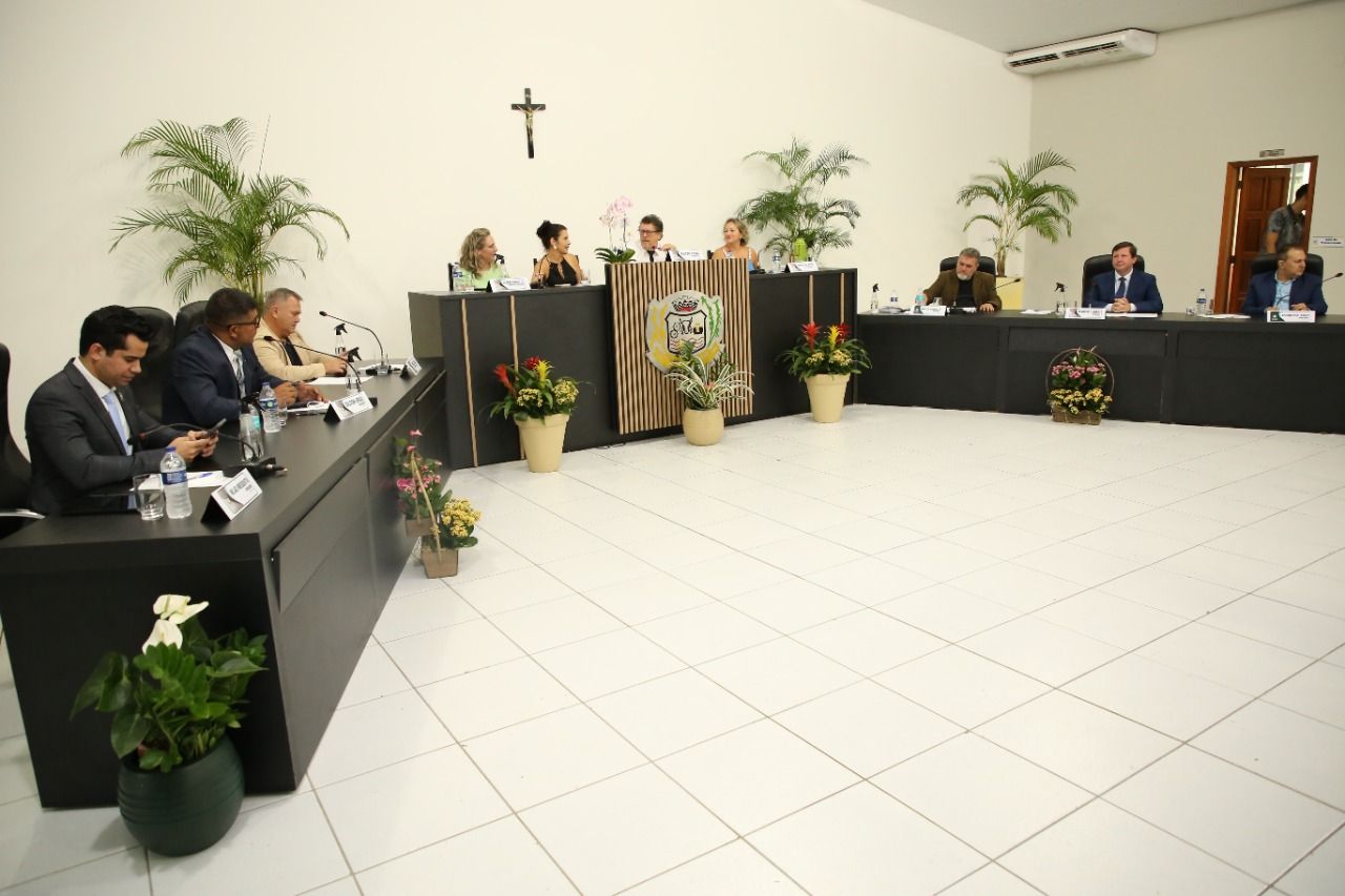 Pedido de vista impede votação de RGA dos profissionais da educação de Lucas do Rio Verde